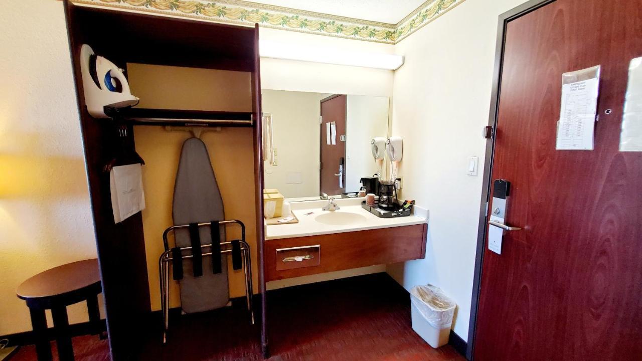 Executive Inn Alva Esterno foto